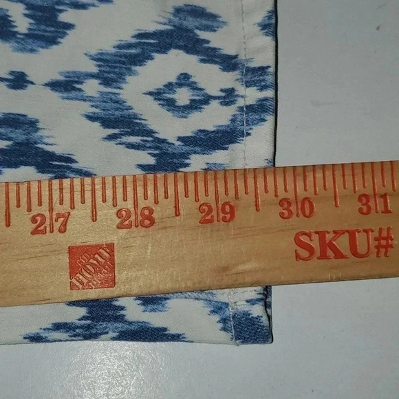 Chico’s So Slimming Stretch Blue and White Ikat Patterned Jeans Size 2.5 - Picture 15 of 16